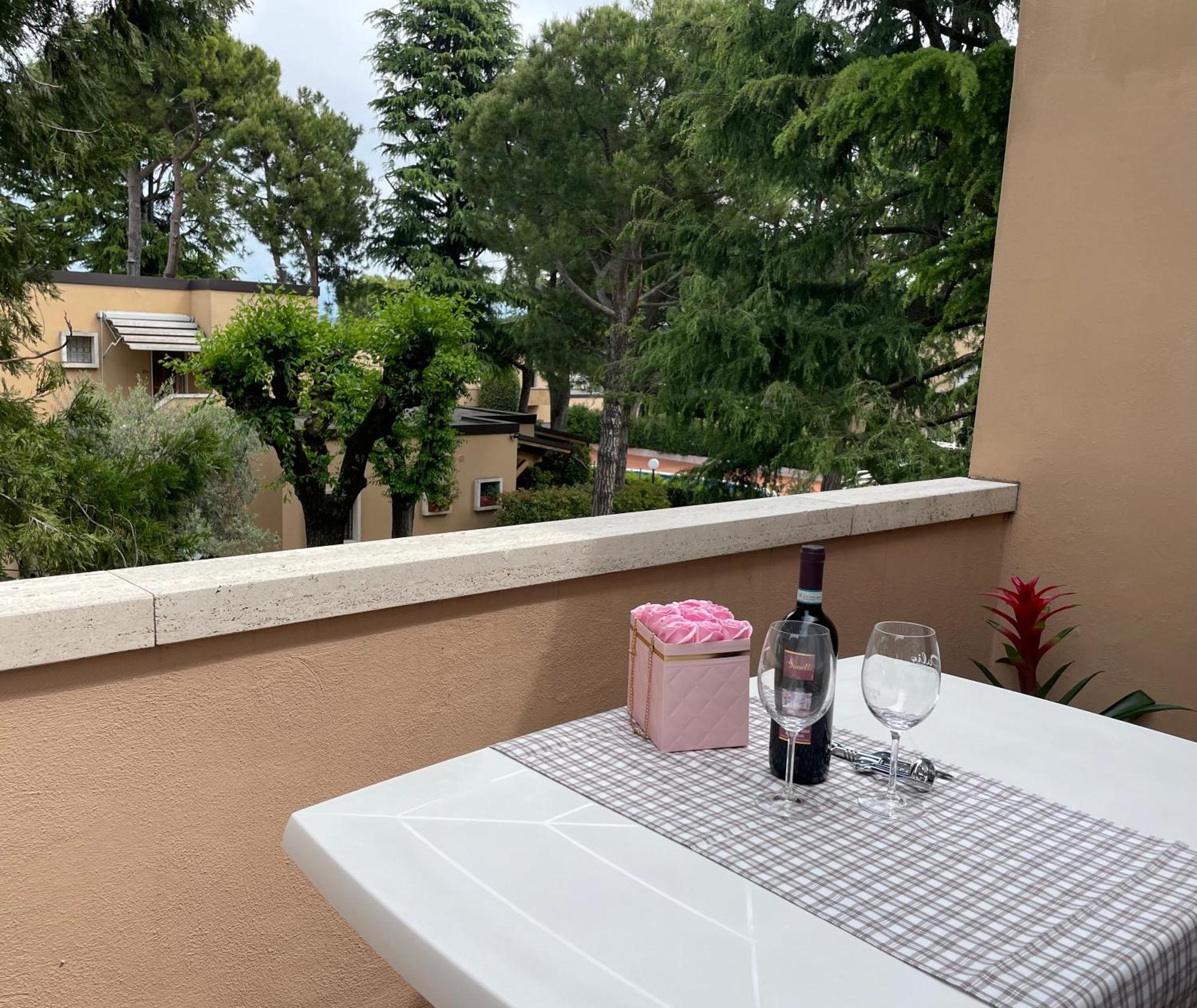 Nico'S Apartment 佩斯基耶拉德加达 外观 照片