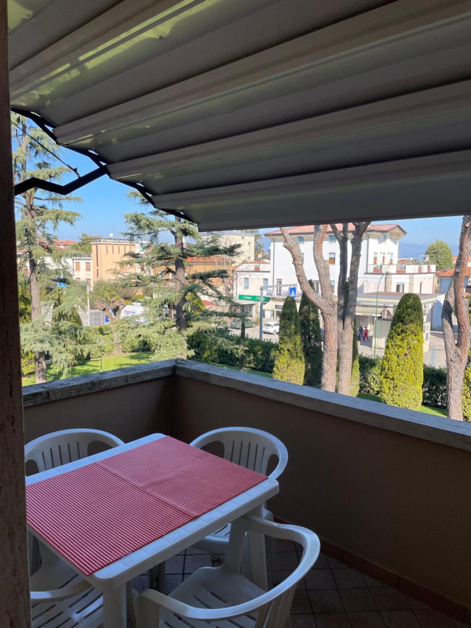 Nico'S Apartment 佩斯基耶拉德加达 外观 照片